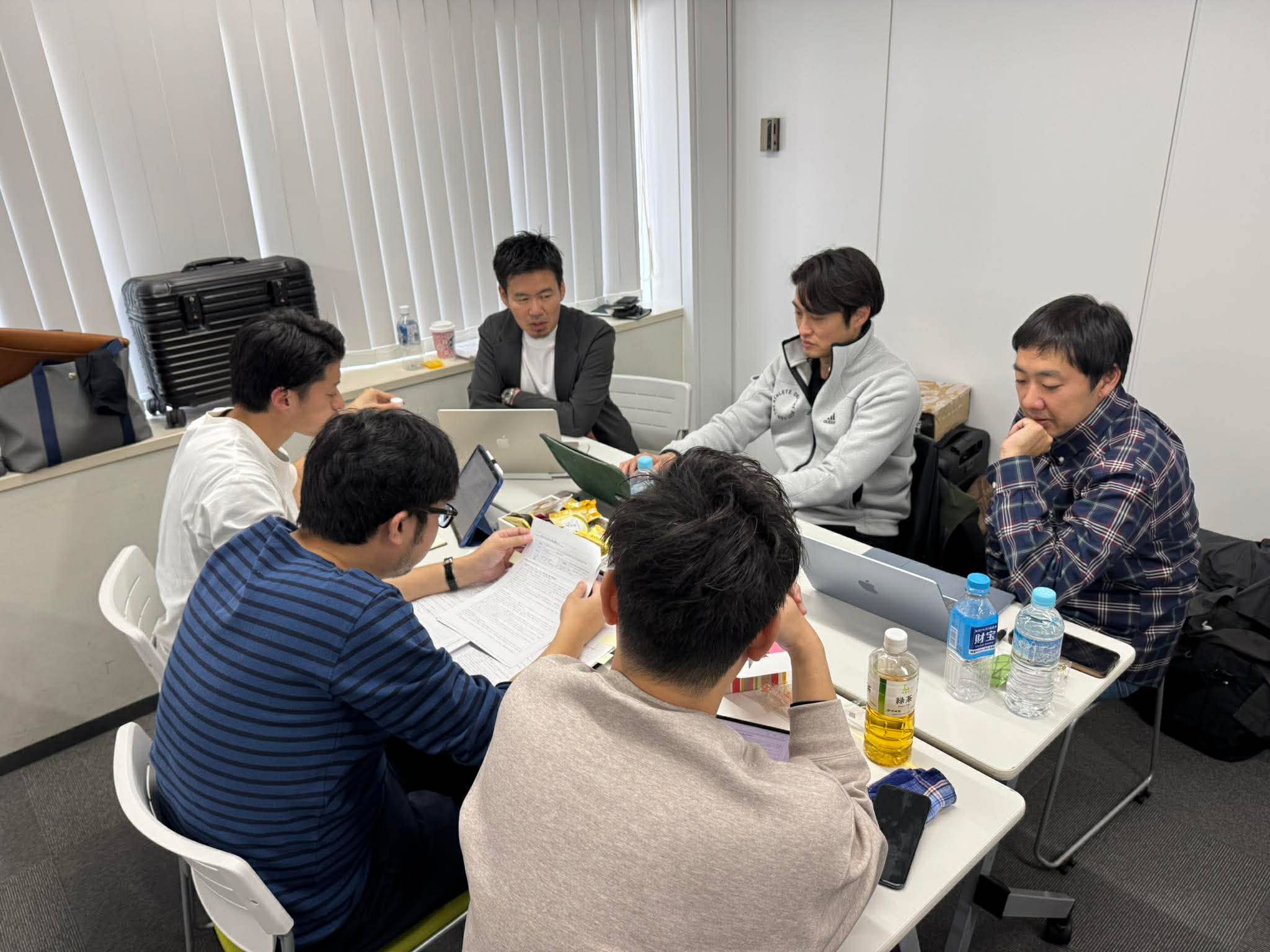 少人数でのグループワークの様子